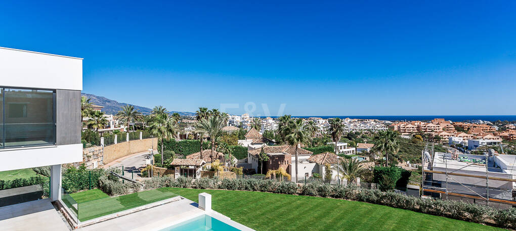 Współczesna willa z doskonałym widokiem na morze