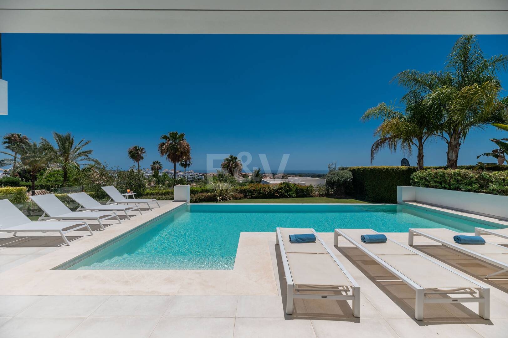 Modern Villa with Stunning Sea Views beside the Golf Course