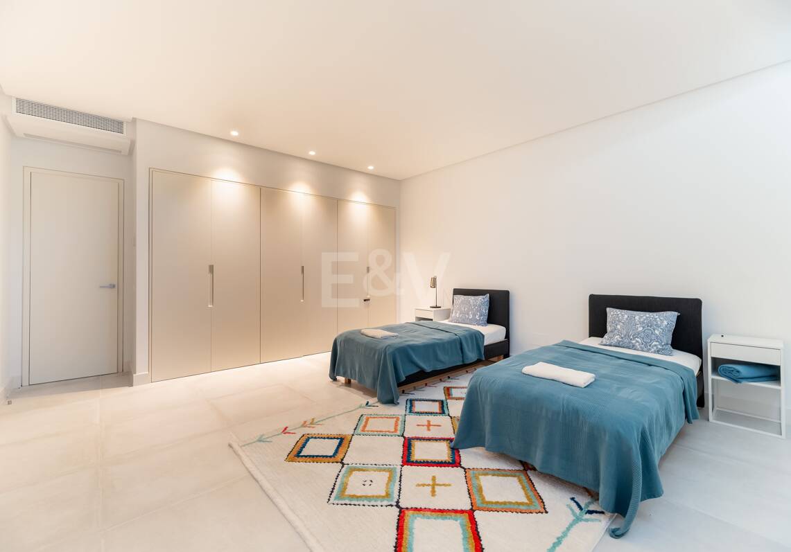 Moderne Villa mit fantastischem Meerblick neben dem Golfplatz