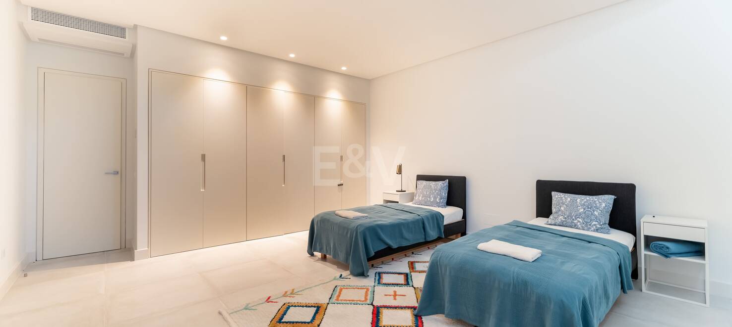 Współczesna willa z doskonałym widokiem na morze