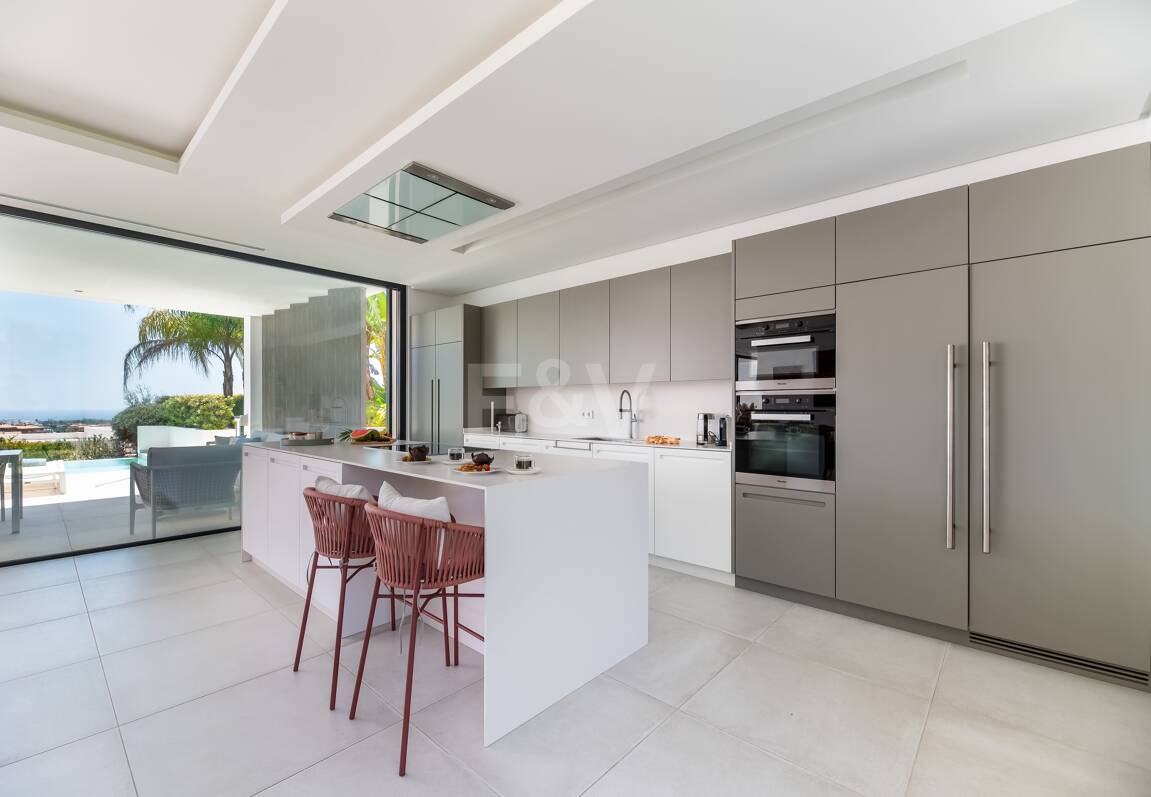 Modern Villa with Stunning Sea Views beside the Golf Course