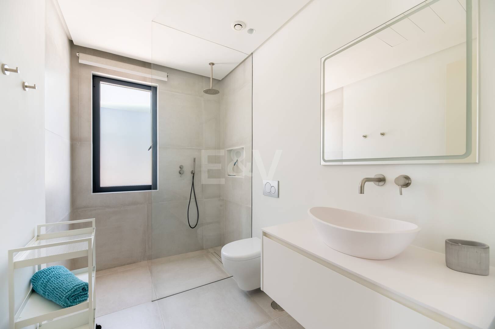 Villa contemporaine avec une excellente vue sur la mer