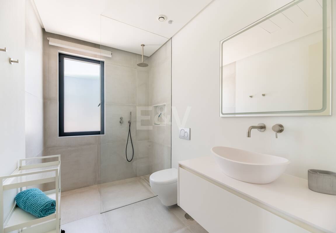 Modern Villa with Stunning Sea Views beside the Golf Course