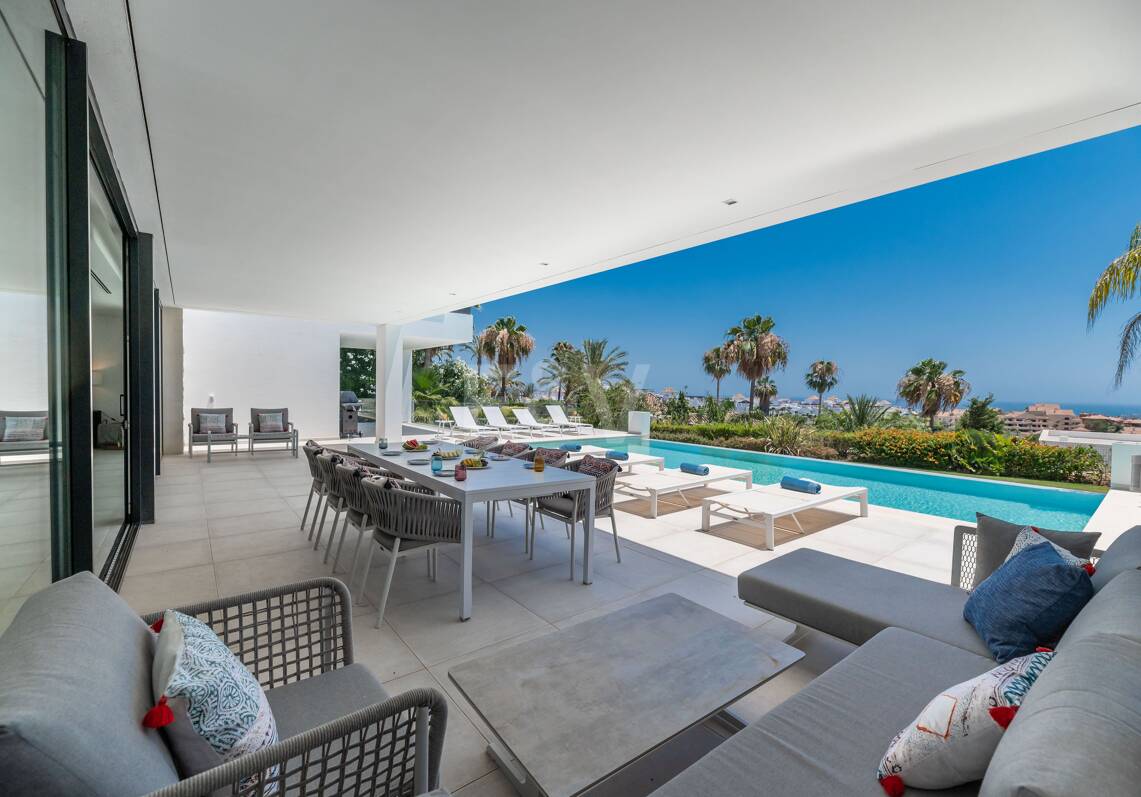 Moderne Villa mit fantastischem Meerblick neben dem Golfplatz