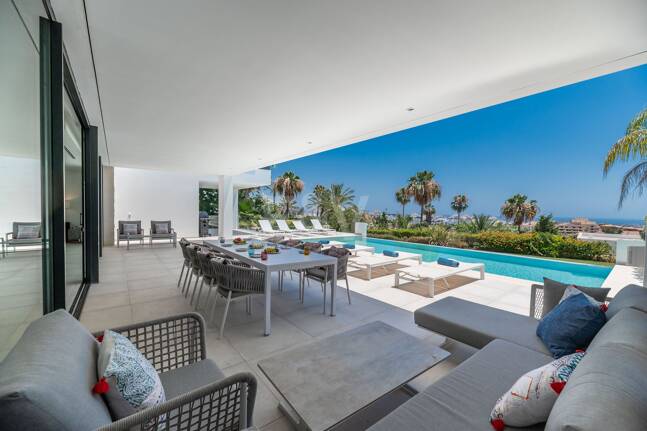 Modern Villa with Stunning Sea Views beside the Golf Course