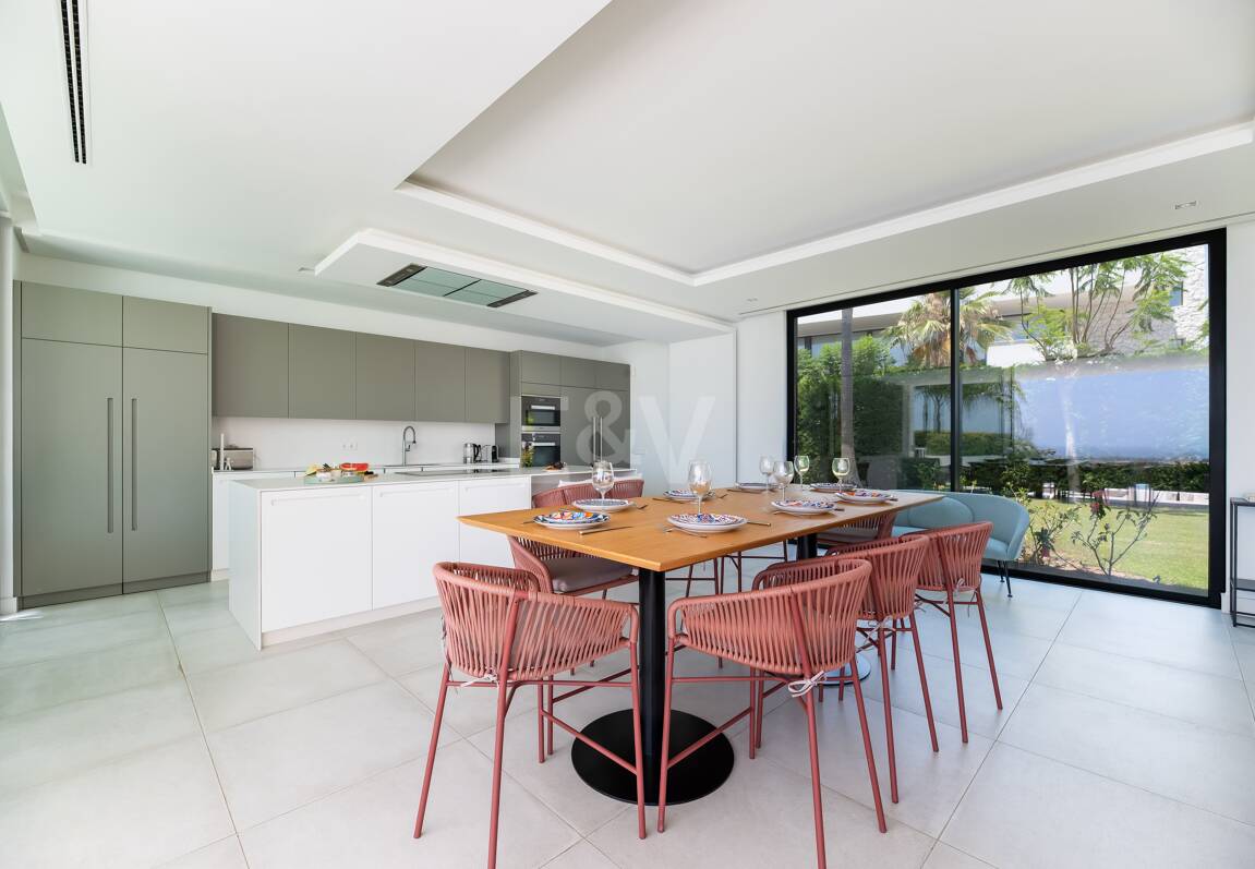 Modern Villa with Stunning Sea Views beside the Golf Course