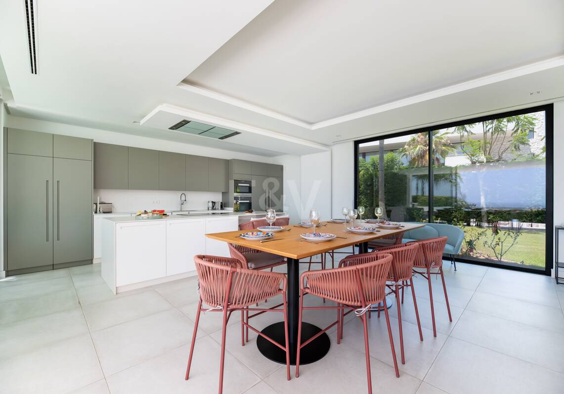 Moderne Villa mit fantastischem Meerblick neben dem Golfplatz
