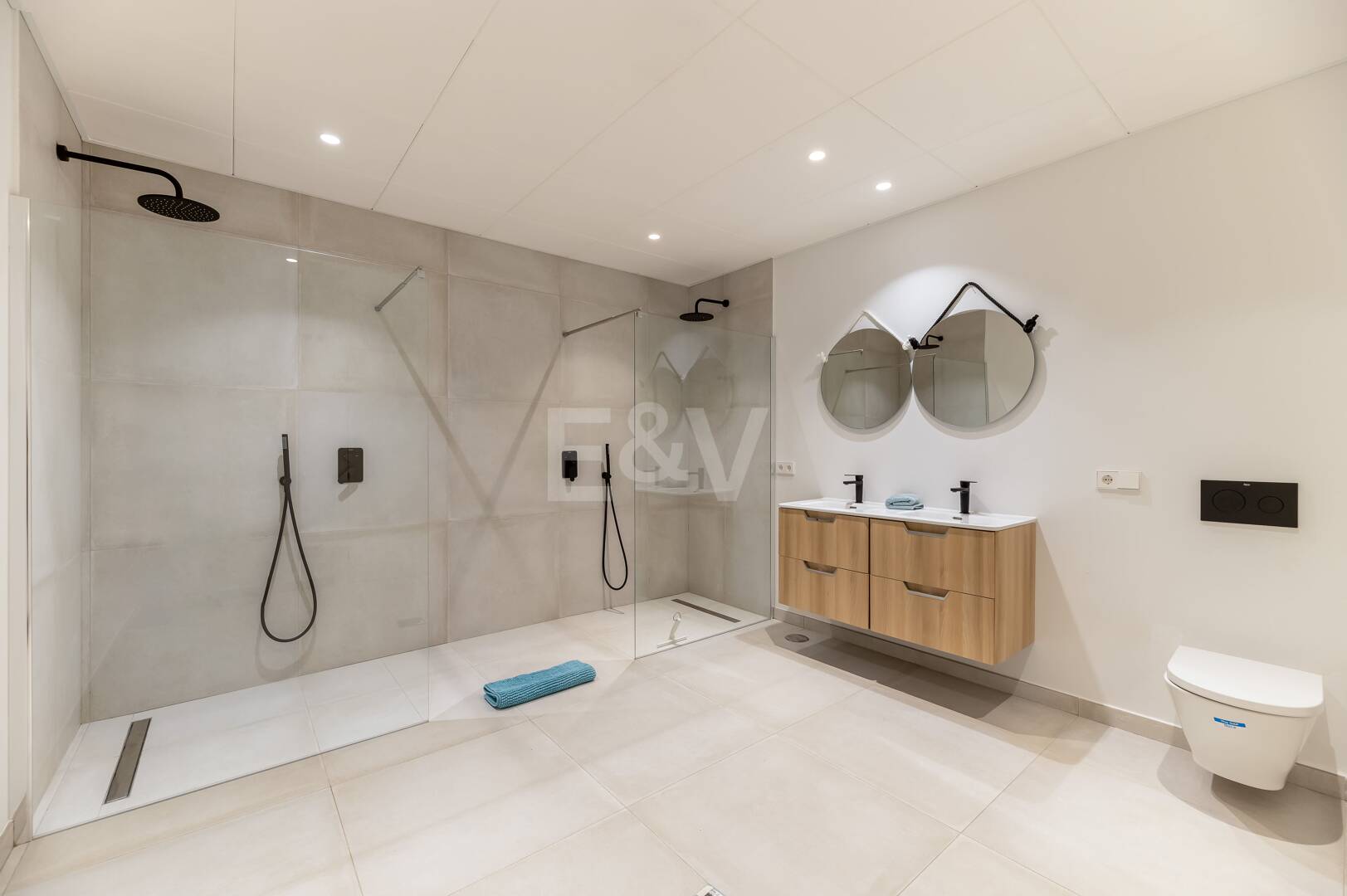 Villa contemporaine avec une excellente vue sur la mer