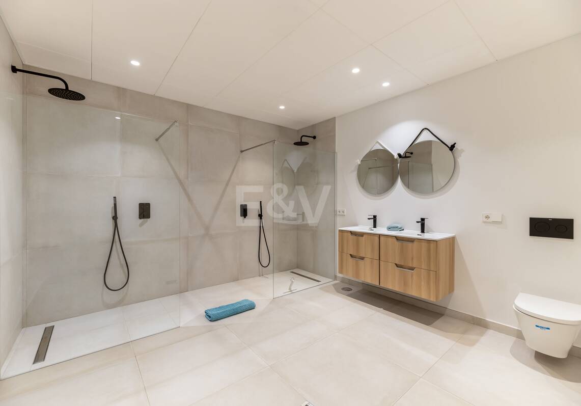 Moderne Villa mit fantastischem Meerblick neben dem Golfplatz