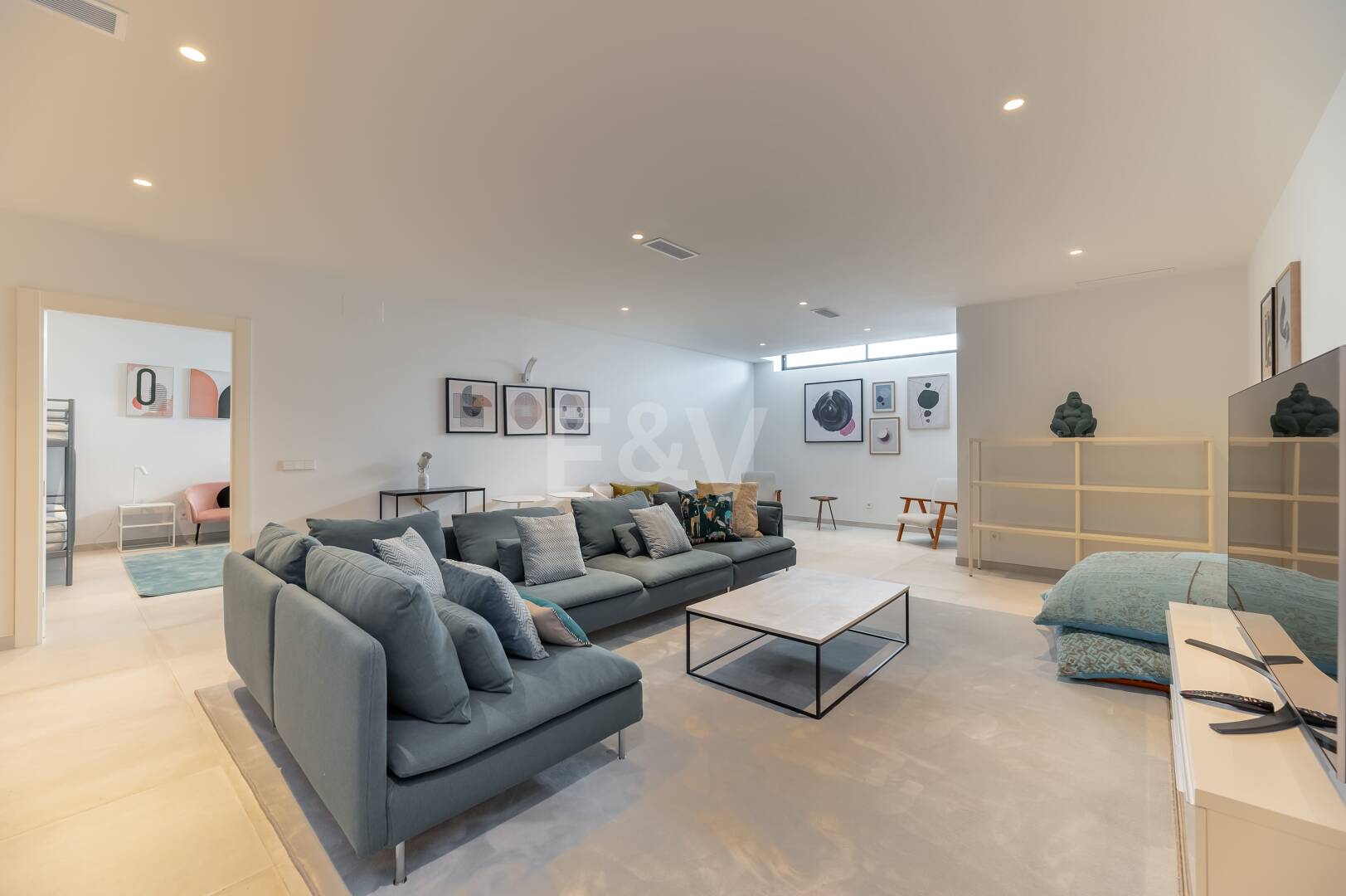 Villa contemporaine avec une excellente vue sur la mer