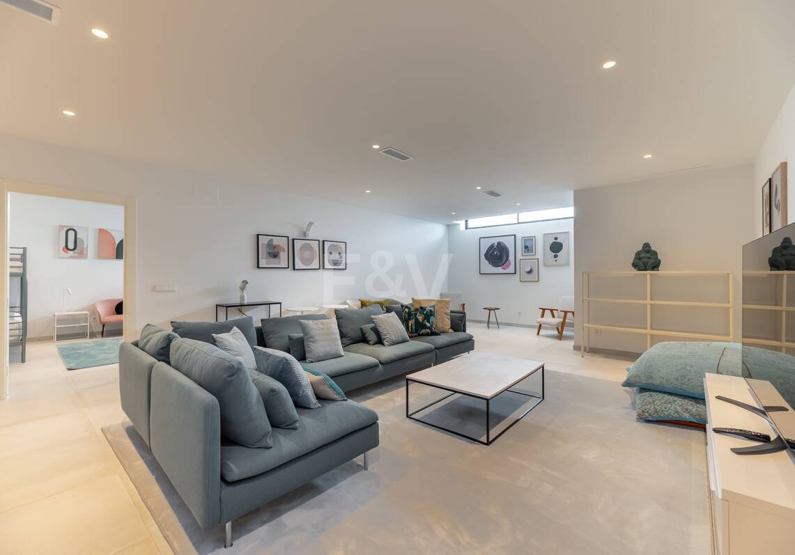 Moderne Villa mit fantastischem Meerblick neben dem Golfplatz