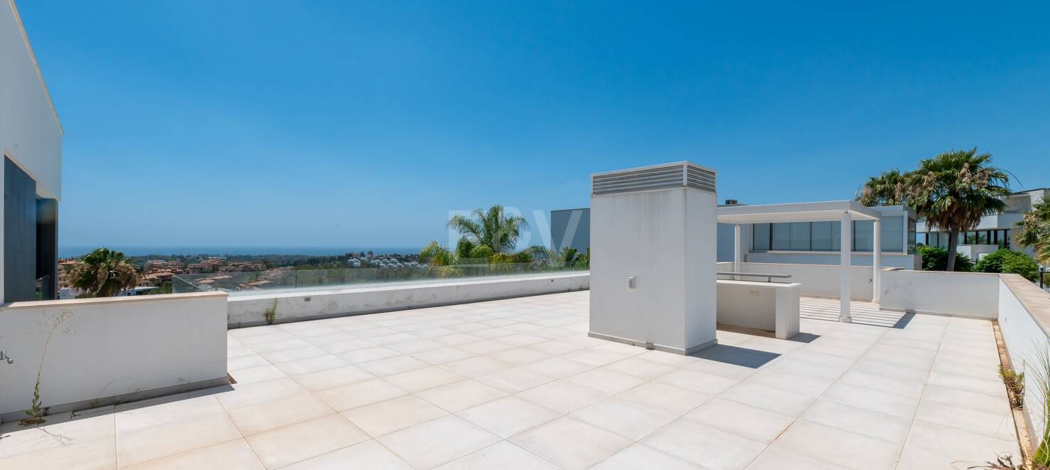 Współczesna willa z doskonałym widokiem na morze