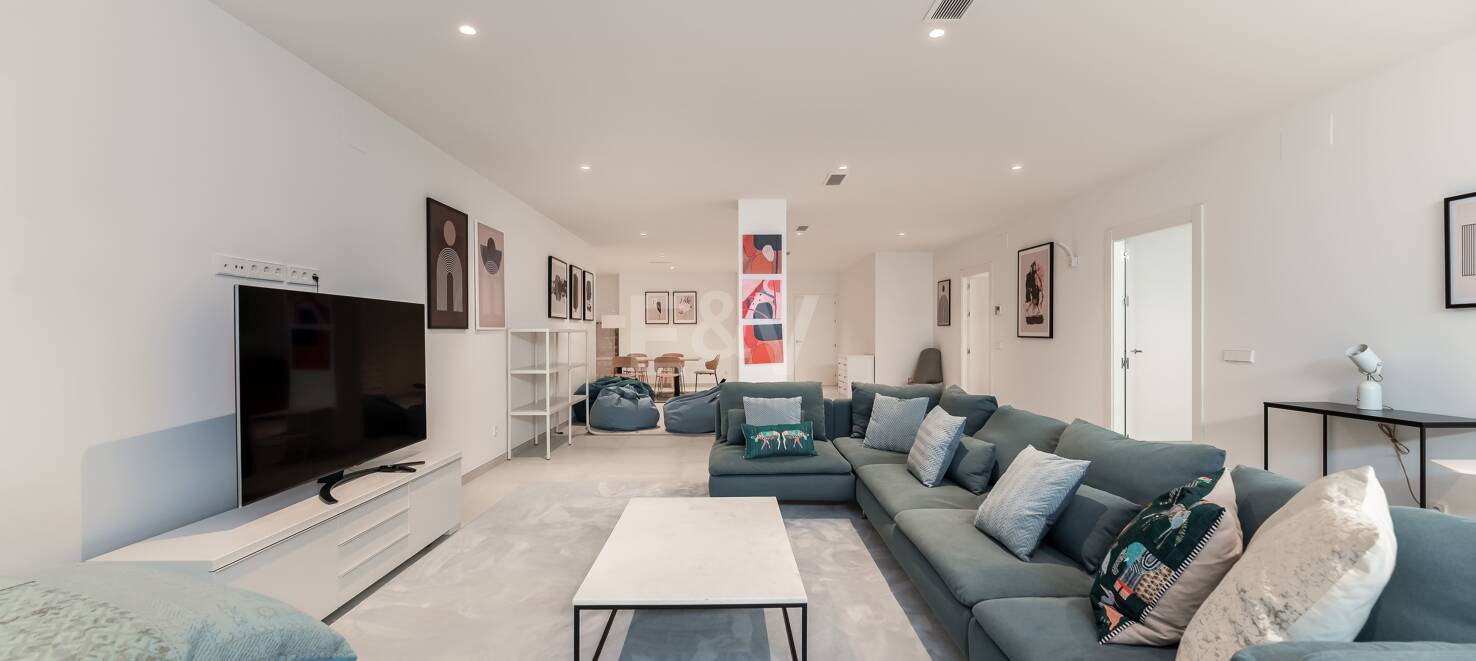 Współczesna willa z doskonałym widokiem na morze