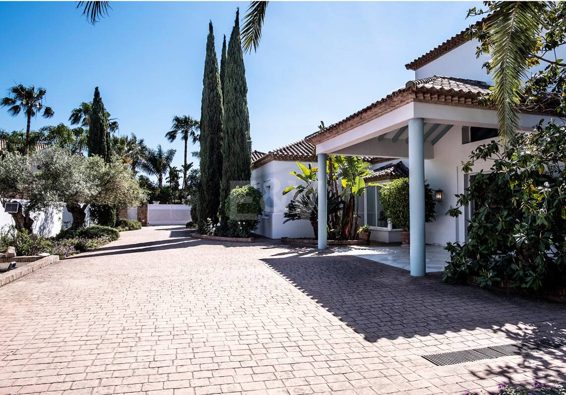 Fantastisk lyx Villa bara några steg från Guadalmina stranden