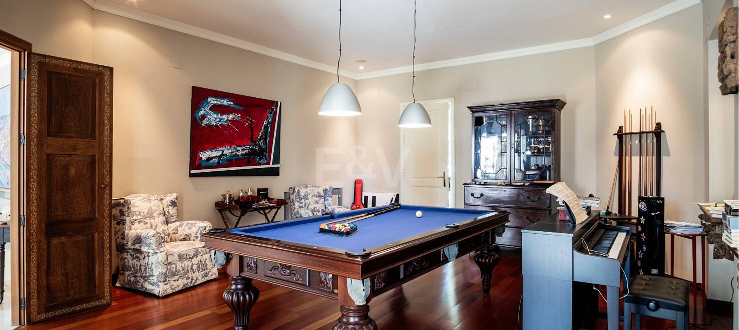 Stunning Luxury Villa just steps from Guadalmina beach