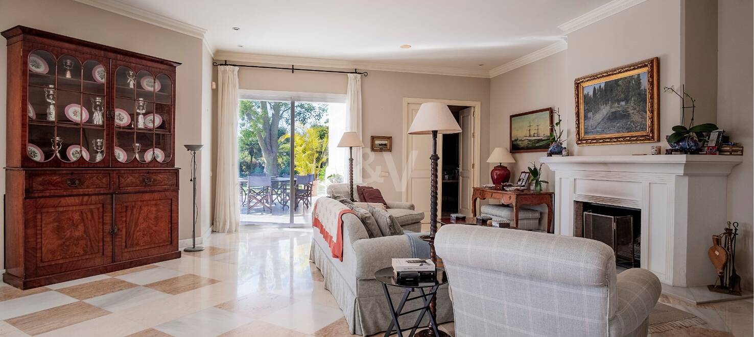 Stunning Luxury Villa just steps from Guadalmina beach
