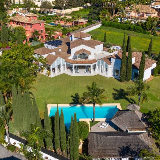 Stunning Luxury Villa just steps from Guadalmina beach