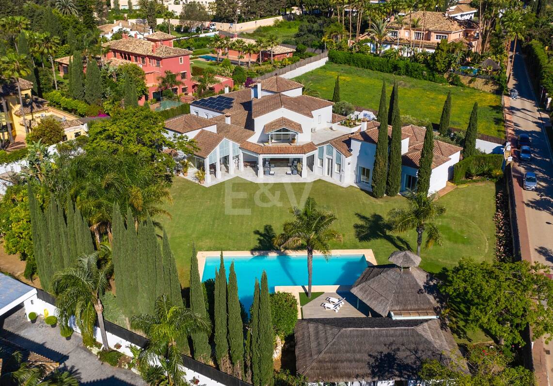 Fantastisk lyx Villa bara några steg från Guadalmina stranden