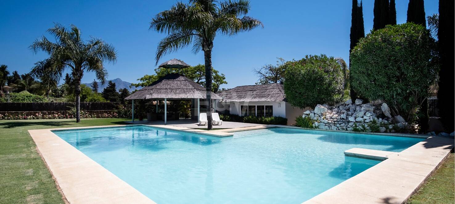Stunning Luxury Villa just steps from Guadalmina beach