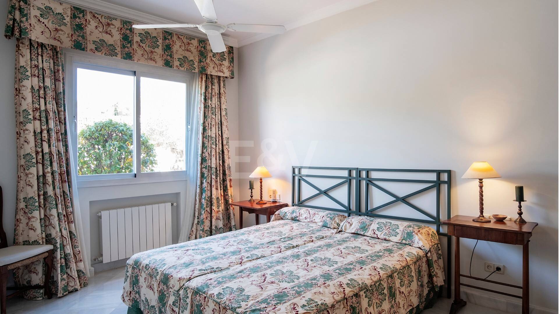 Atemberaubende Luxusvilla nur wenige Schritte vom Strand von Guadalmina entfernt