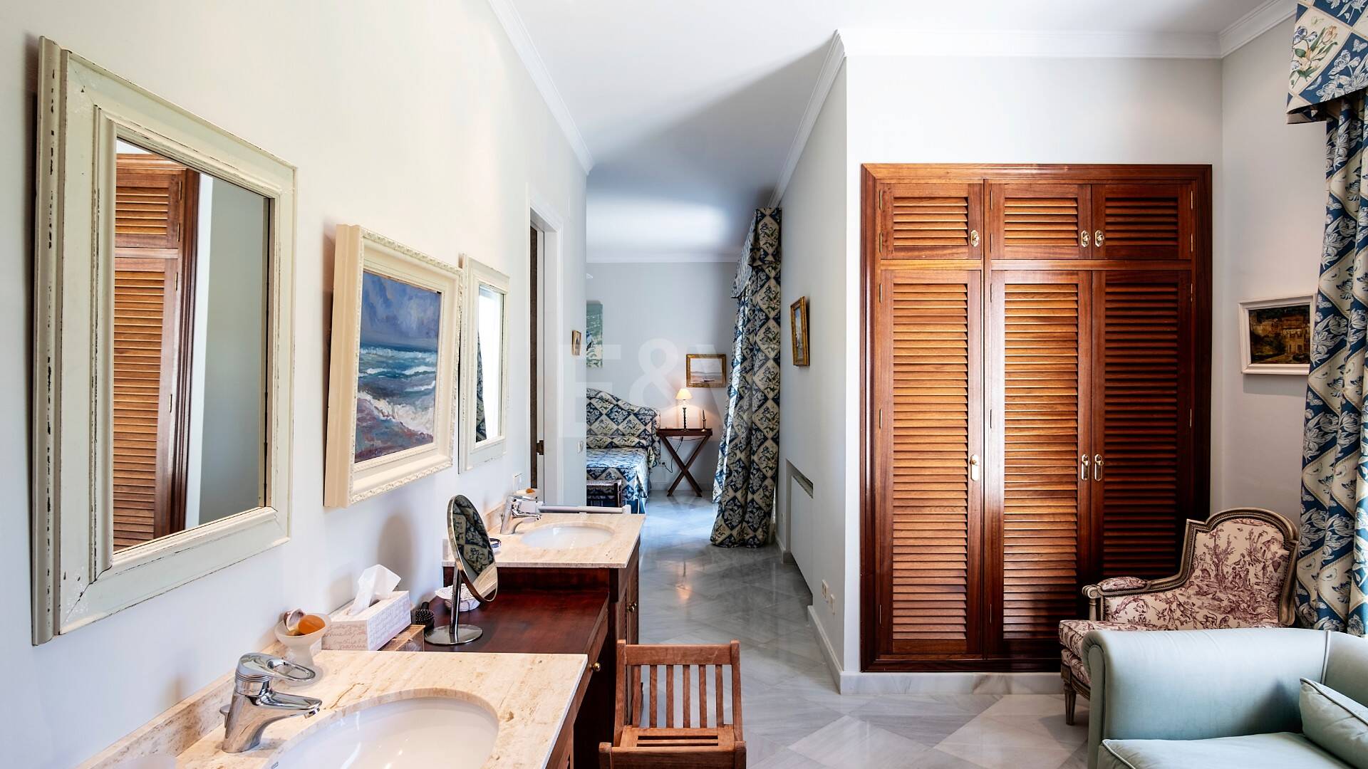 Atemberaubende Luxusvilla nur wenige Schritte vom Strand von Guadalmina entfernt