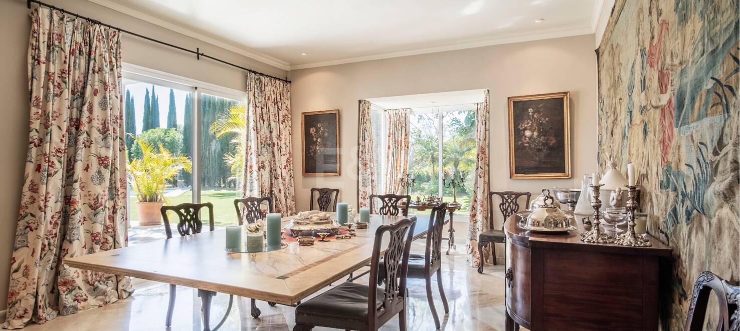 Stunning Luxury Villa just steps from Guadalmina beach