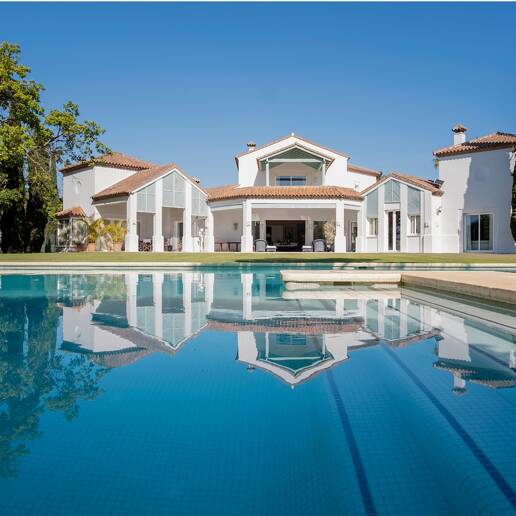 Stunning Luxury Villa just steps from Guadalmina beach