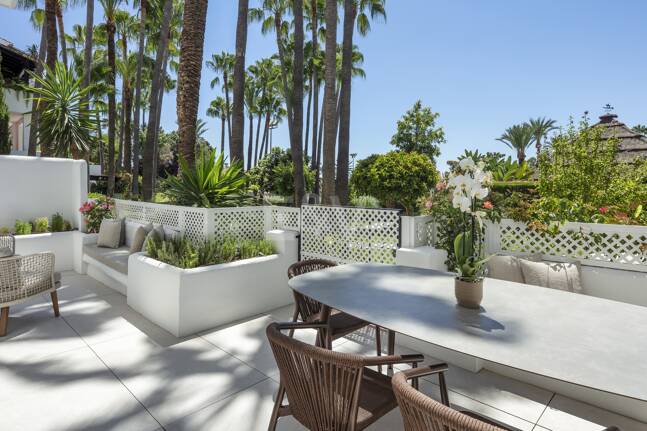 A Refined Ground Floor Apartment in Marbella’s Puente Romano Resort