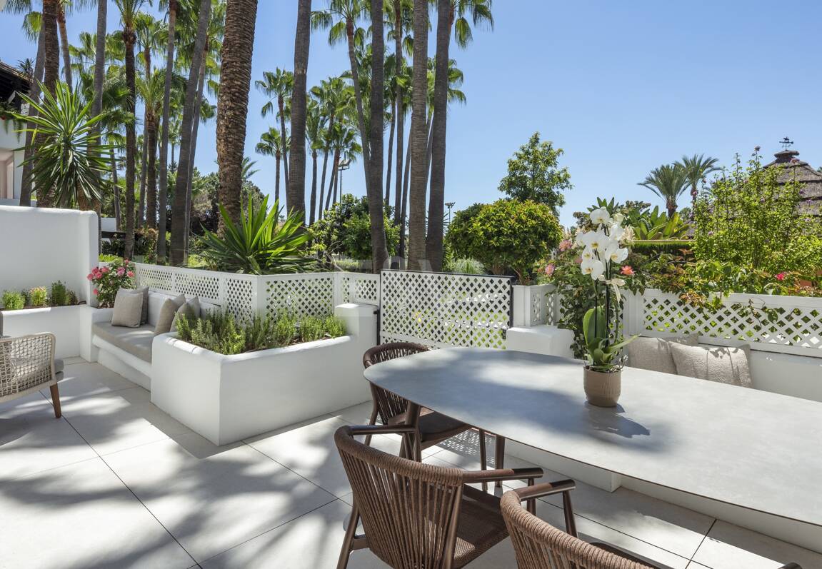 A Refined Ground Floor Apartment in Marbella’s Puente Romano Resort