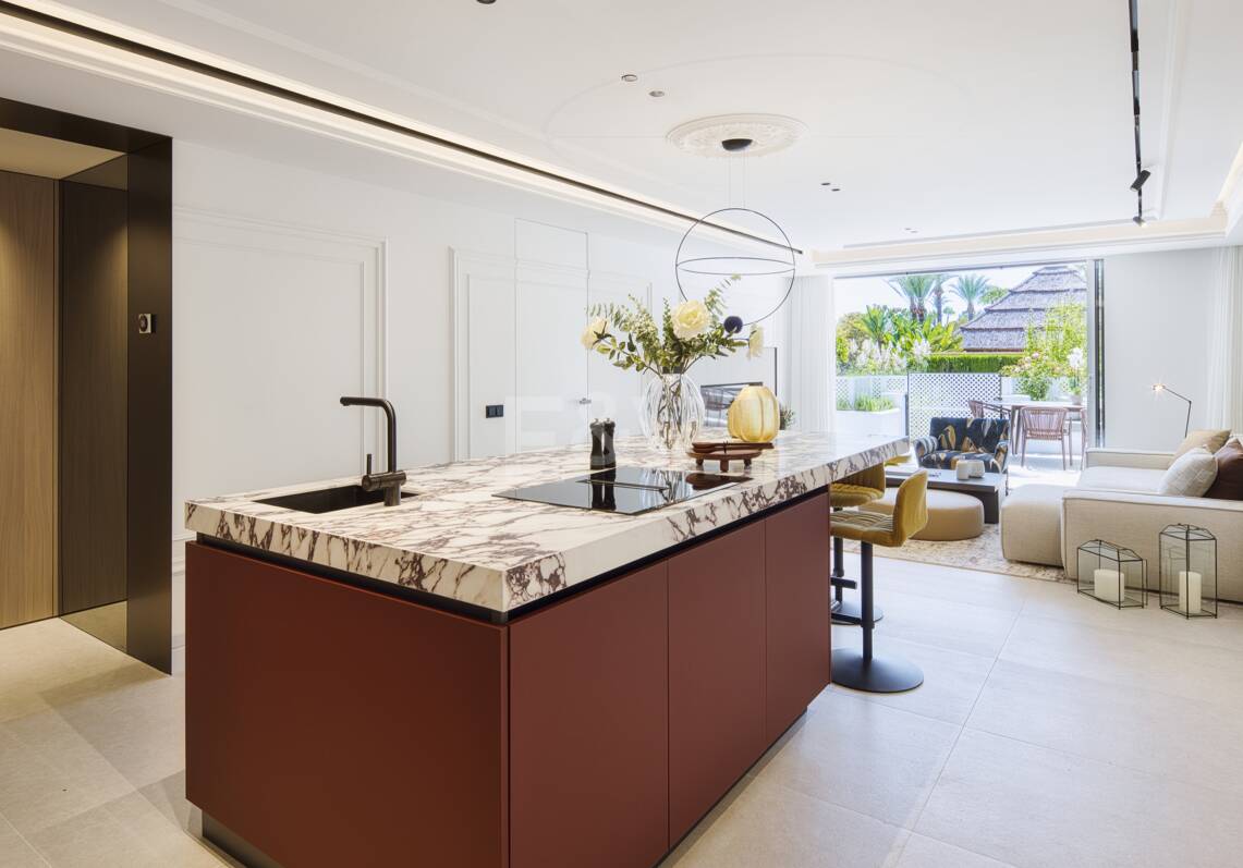 A Refined Ground Floor Apartment in Marbella’s Puente Romano Resort