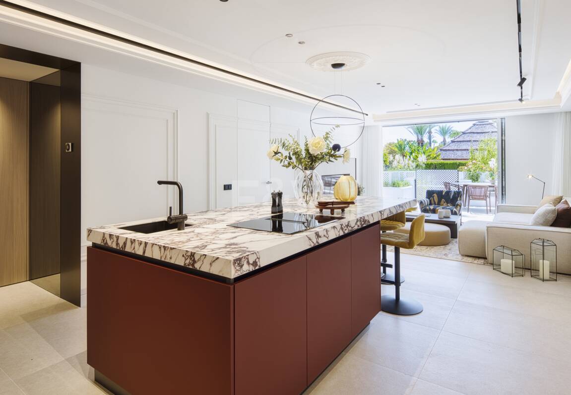 A Refined Ground Floor Apartment in Marbella’s Puente Romano Resort