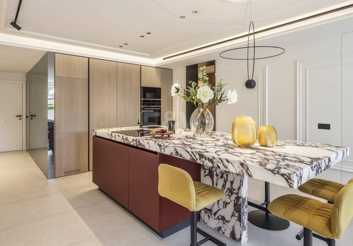 A Refined Ground Floor Apartment in Marbella’s Puente Romano Resort
