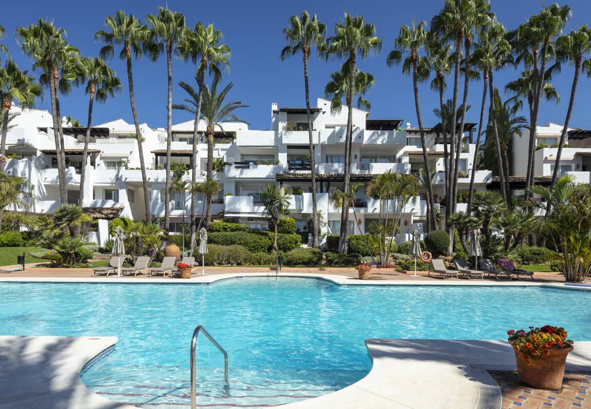 A Refined Ground Floor Apartment in Marbella’s Puente Romano Resort