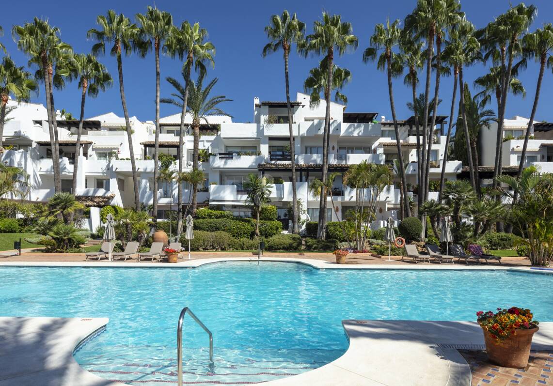 A Refined Ground Floor Apartment in Marbella’s Puente Romano Resort