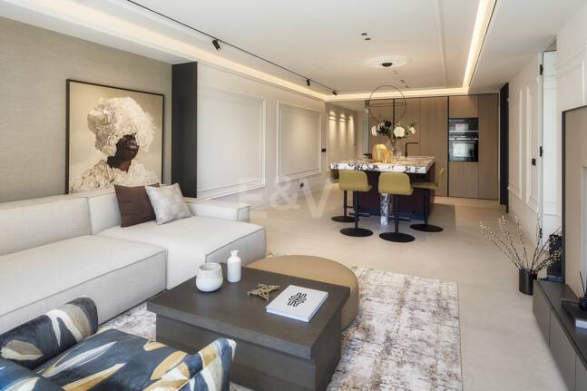 A Refined Ground Floor Apartment in Marbella’s Puente Romano Resort