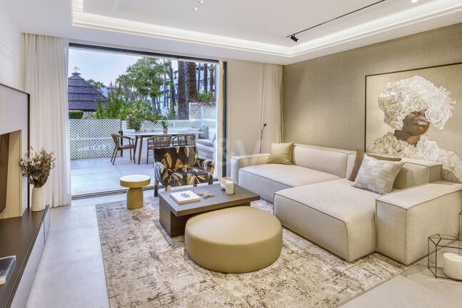 A Refined Ground Floor Apartment in Marbella’s Puente Romano Resort