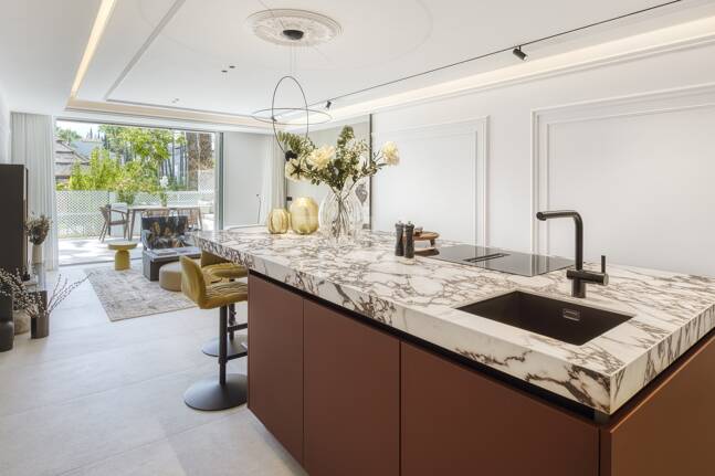 A Refined Ground Floor Apartment in Marbella’s Puente Romano Resort