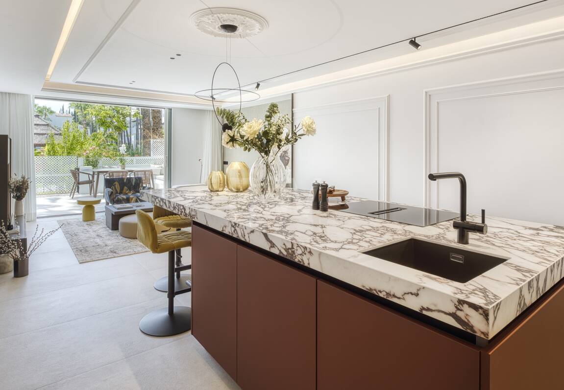 A Refined Ground Floor Apartment in Marbella’s Puente Romano Resort