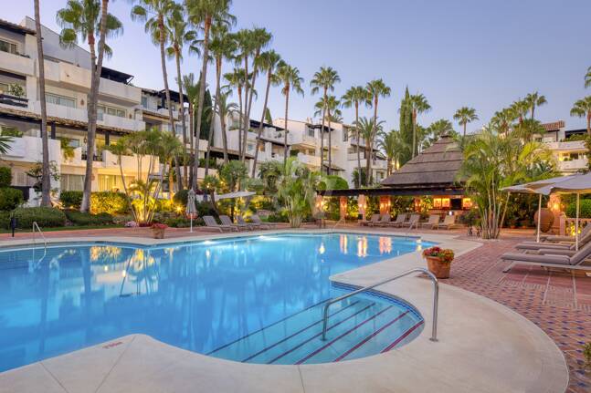 A Refined Ground Floor Apartment in Marbella’s Puente Romano Resort