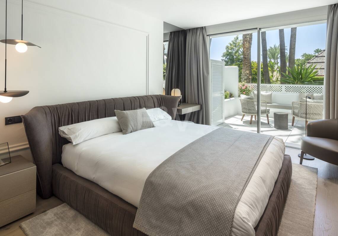 A Refined Ground Floor Apartment in Marbella’s Puente Romano Resort