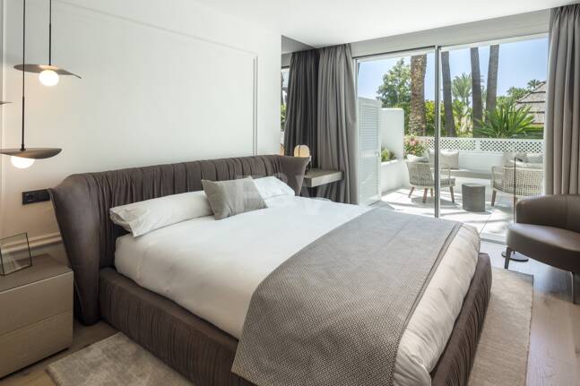 A Refined Ground Floor Apartment in Marbella’s Puente Romano Resort