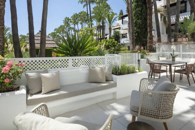 A Refined Ground Floor Apartment in Marbella’s Puente Romano Resort