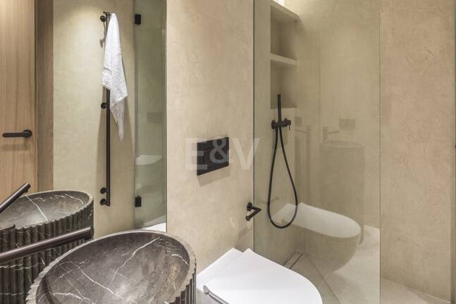 A Refined Ground Floor Apartment in Marbella’s Puente Romano Resort