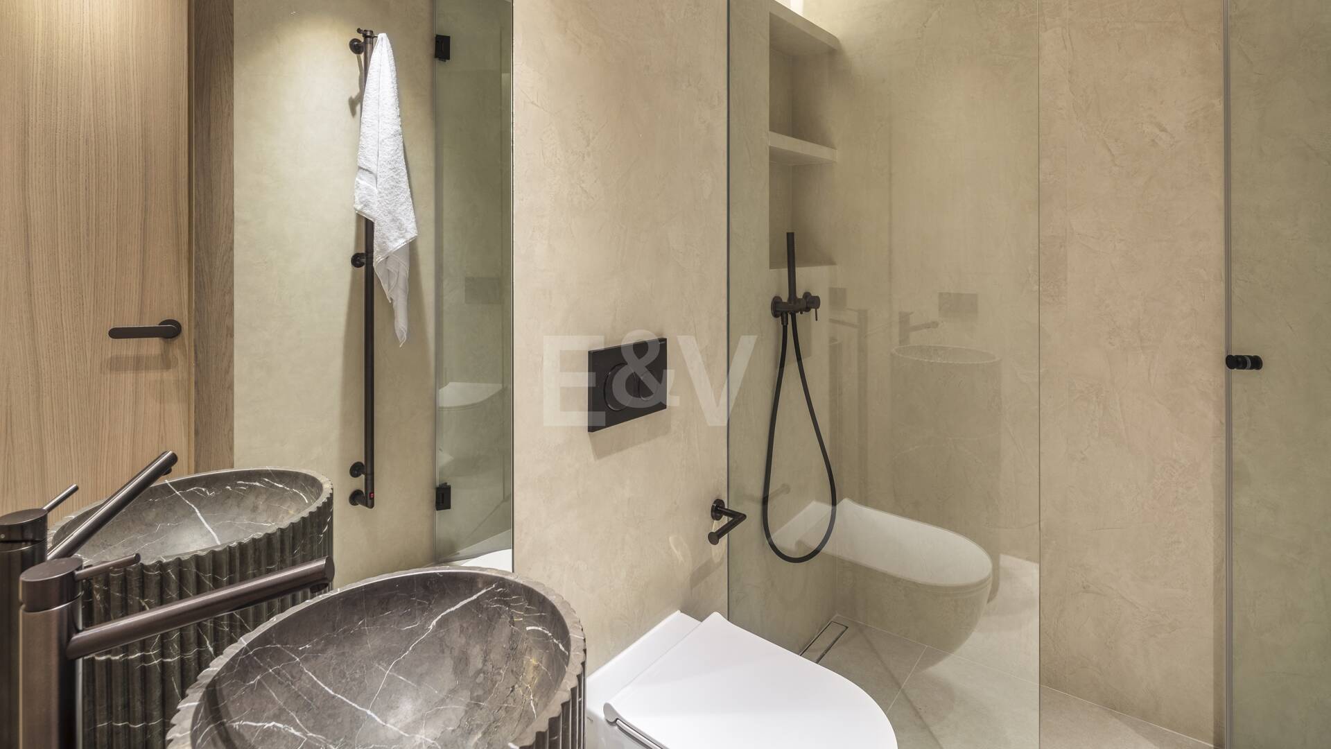 A Refined Ground Floor Apartment in Marbella’s Puente Romano Resort