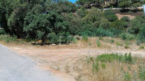 Grundstück in ruhiger Lage in Elviria