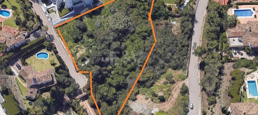 Great opportunity in El Paraiso Alto fantastic plot with sea and golf views
