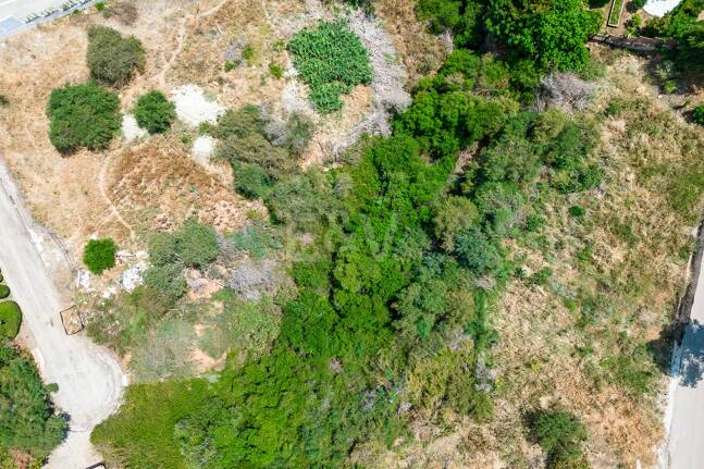 Grande opportunité dans El Paraiso Alto terrain fantastique avec vue sur la mer et le golf