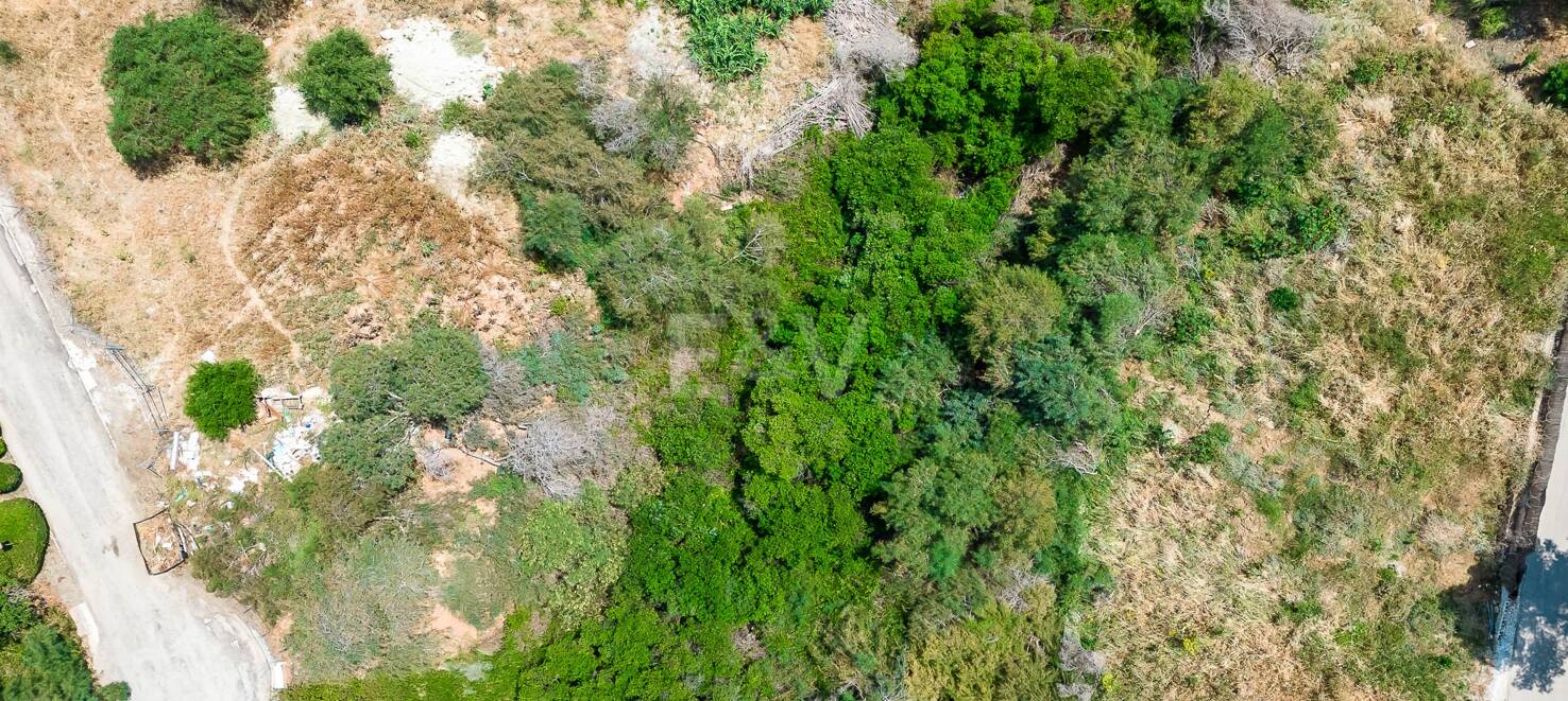 Great opportunity in El Paraiso Alto fantastic plot with sea and golf views