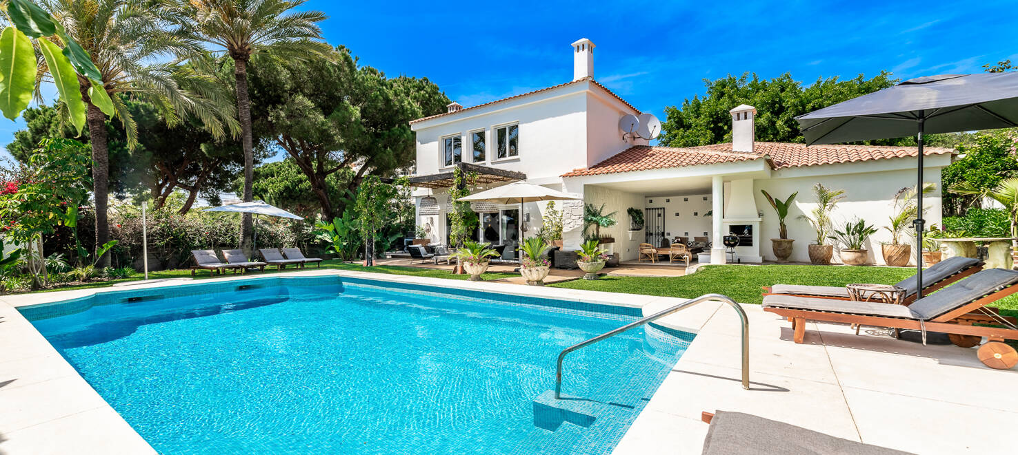Fantastisk villa i Marbellas exklusiva strand urbanisering