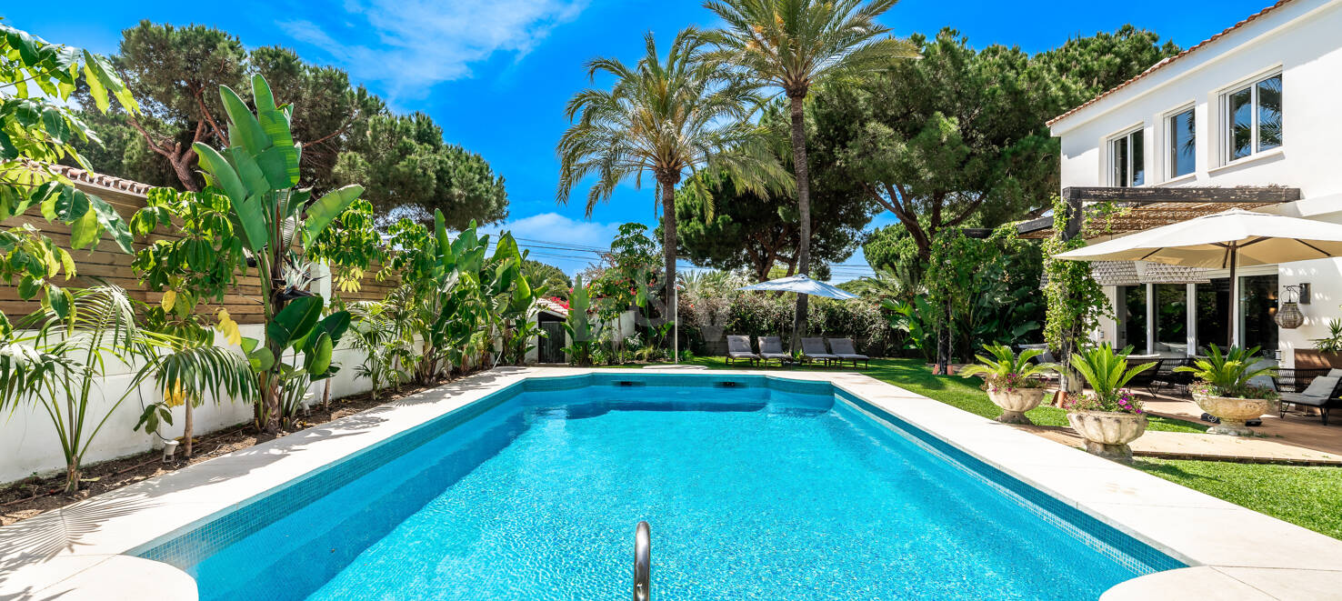 Fantastisk villa i Marbellas exklusiva strand urbanisering